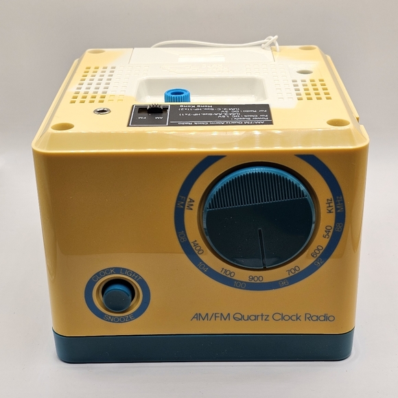 Bradley Time Donald Duck AM/FM Radio Alarm Clock Battery Operated Cube Working - Picture 7 of 8